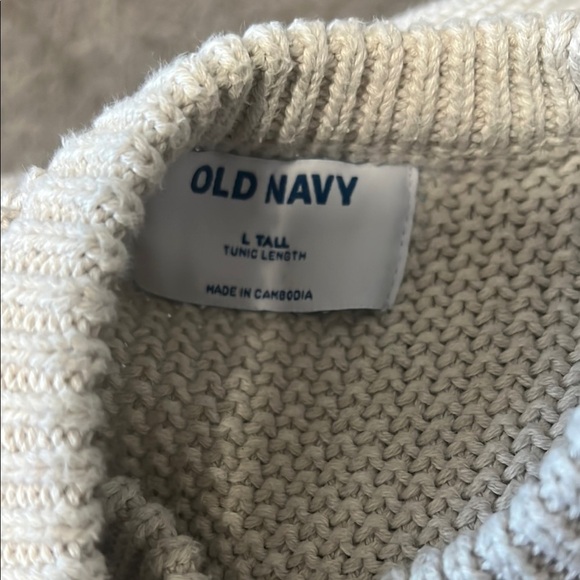 Old Navy Cream Crew Neck Sweater - Picture 3 of 3